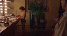 Голая Ши Александр в фильме «Призраки не спят» фото #10