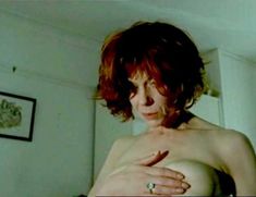 Голая Шиван Редмонд в сериале «Каждая женщина знает секрет» фото #4