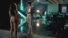 Голая Шивани Гаи в сериале «Доминион» фото #2