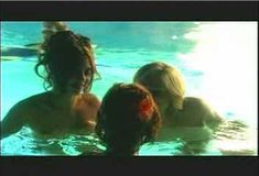 Голая Шира Мосс в сериале «Секс в другом городе» фото #2