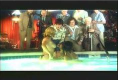 Голая Шира Мосс в сериале «Секс в другом городе» фото #4