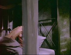 Голая Шон Уэзерли в фильме «Амитивилль 1992. Вопрос времени» фото #1