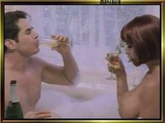 Голая Шона О’Брайэн в фильме «Бесконечное лето 2» фото #1