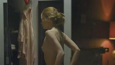 Голая Шэнин Ли в фильме «4.44 Последний день на Земле» фото #9