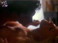 Голая Шэннон Твид в фильме «Откровенная ложь» фото #4