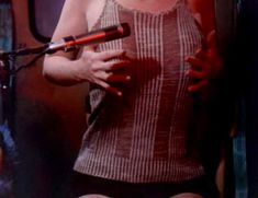 Голая Шэрон Келли в фильме «Грязные мысли юной Салли» фото #1