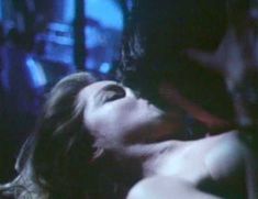 Голая Шэрон Стоун в фильме «Кровь и песок» фото #3