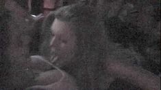 Голая Шэрон Хинендэйл в сериале «Смотри» фото #21