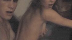 Голая Шэрон Хинендэйл в сериале «Смотри» фото #42