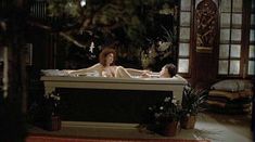 Голая Шэрон Хьюз в фильме «Женщины за решеткой» фото #2