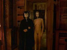 Голая Эбигейл Гуд в фильме «С широко закрытыми глазами» фото #21