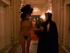 Голая Эбигейл Гуд в фильме «С широко закрытыми глазами» фото #26