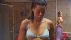 Голая Эджи Валдез в фильме «Восстание душ. Бунт мертвецов» фото #3