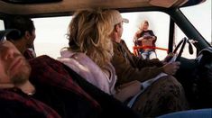 Голая Эйприл Гарсиа в фильме «Пиво моим лошадям» фото #4