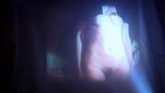 Голая Эйсил Йлтан в фильме «Беги, сука, беги!» фото #2