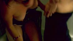 Голая Элеанор Хендрикс в фильме «Как узнать своих святых» фото #3