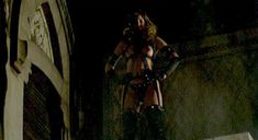 Голая Эли Галлеани в фильме «Баба Яга» фото #15