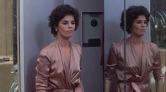 Голая грудь Эли МакГроу в фильме «Скажи, что тебе нужно» фото #4