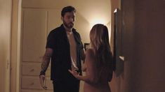 Голая Элиза Куп в сериале «Без обязательств» фото #8