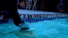 Голая Элизабет Белл в фильме «Дьявол внутри» фото #7