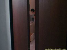 Голая Элизабет Грэйсен в фильме «Нижний этаж» фото #8