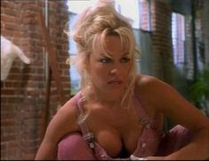 Голая Элизабет Лоу в фильме «Обнаженные души» фото #8