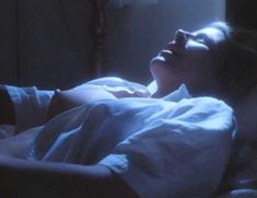 Голая Элизабет Мохэд в фильме «Песчаная ловушка» фото #8