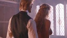 Голая Элизабет Хёрли в фильме «Ария»