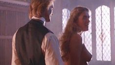 Голая Элизабет Хёрли в фильме «Ария»