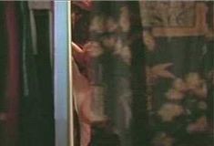 Голая Элизабет Шу в фильме «Радио внутри» фото #3