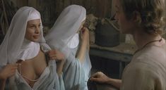 Голая Элизабетта Каналис в фильме «Территория девственниц»