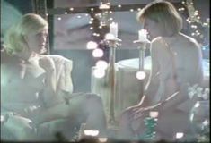 Голая Элина Мэдисон в сериале «Бордель в Беверли Хиллз»