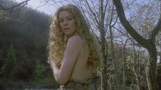 Голая Элис Крайдж в фильме «Честь Шарпа» фото #1