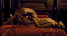 Голая Элис Тальони в фильме «Высшая школа» фото #1