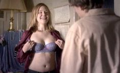 Голая Элисон Пилл в фильме «Дорогая Венди» фото #1