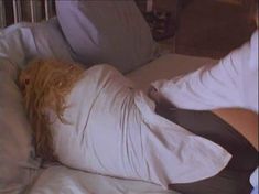 Голая Эллен Баркин в фильме «Сиеста» фото #10