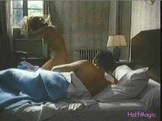 Голая Эллен Бёрстин в фильме «Тропик Рака» фото #9