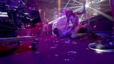 Голая Элль Эванс в фильме «Скауты против зомби» фото #5