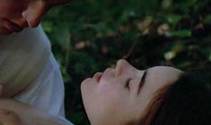 Сексуальная Элоди Буше засветила грудь и киску в фильме «Дикий тростник» фото #3