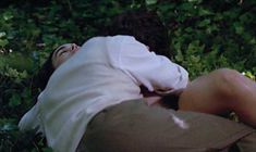 Сексуальная Элоди Буше засветила грудь и киску в фильме «Дикий тростник» фото #4