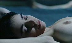 Голая Элоди Буше в фильме «Не отпускай меня» фото #2