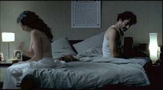 Голая Эльза Зильберштейн в фильме «Маленький Иерусалим» фото #6