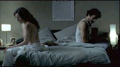 Голая Эльза Зильберштейн в фильме «Маленький Иерусалим» фото #7