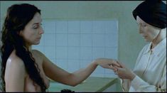 Голая Эльза Зильберштейн в фильме «Маленький Иерусалим» фото #9