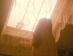 Голая Эльза Зильберштейн в фильме «Метролэнд» фото #1