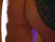 Голая Эмбер Ньюман в фильме «Сексуальная магия» фото #17