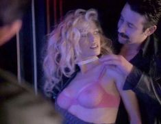 Голая Эмбер Смит в фильме «Криминальные сцены» фото #11