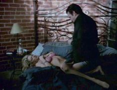 Голая Эмбер Смит в фильме «Криминальные сцены» фото #12