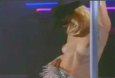 Голая Эми Линдсей в сериале «Эротические признания» фото #2