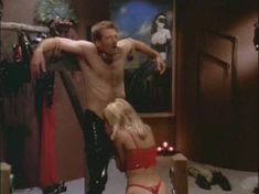 Голая Эми Линдсей в фильме «Тайны служанки» фото #21